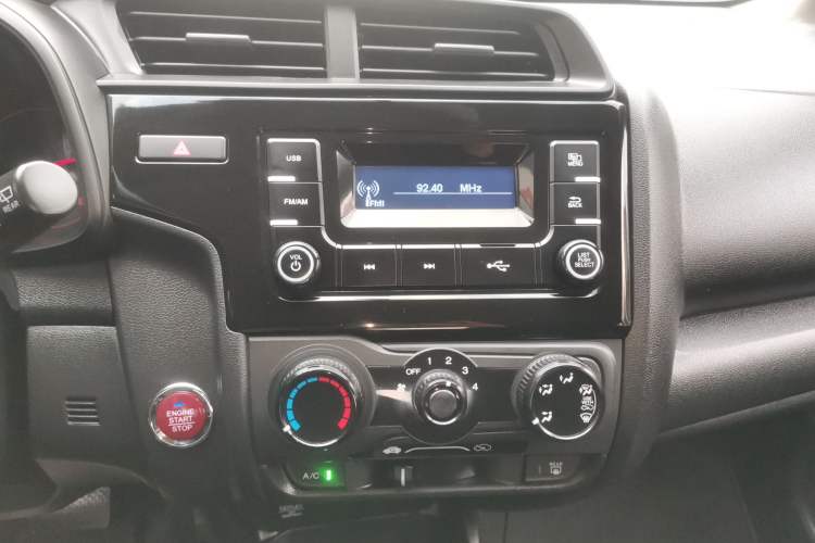 Used Honda Fit 2018 1.5L CVT Comfort Version Audio And AC Panel