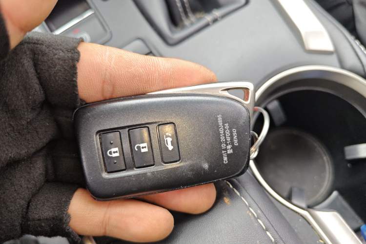 Used Lexus NX 2018 300h Front-Drive FENGSHANG Version China VI Standard Vehicle Key