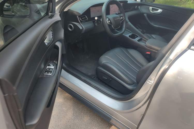 Used Roewe D7 2023 DMH 125km Superior Edition