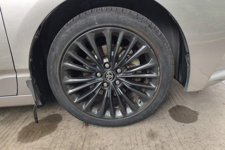 Used Toyota Avalon 2019 2.5L Touring Premium Version China VI Standard
