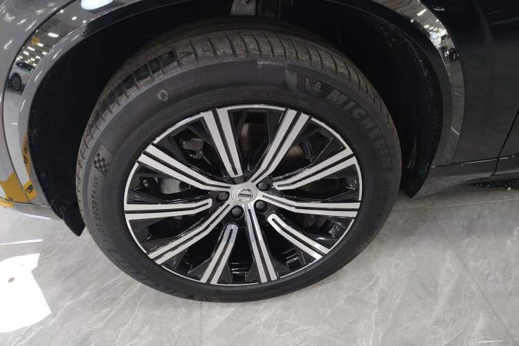 Used Volvo XC90 2024 B5 SmartDrive Luxury Edition 5 Seats