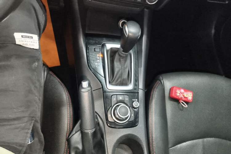 Used Mazda Mazda 3 Axela 2016 Sedan 1.5L Automatic Luxury Model
