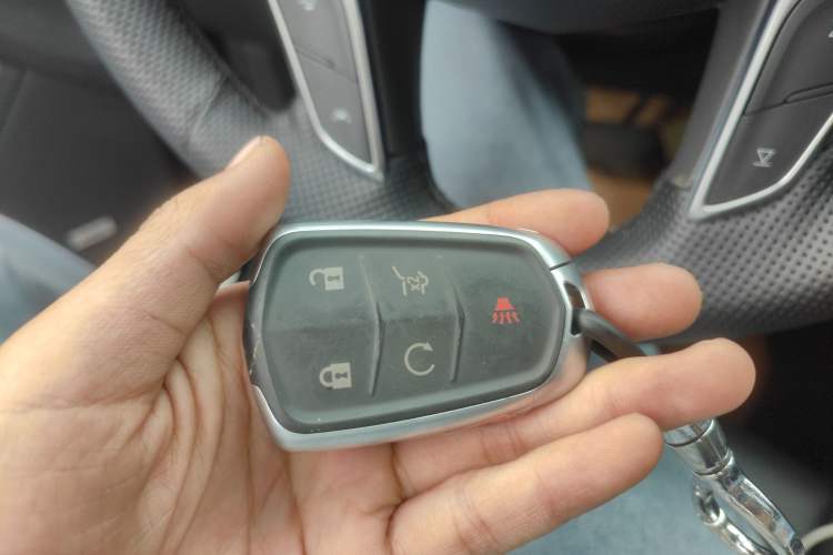 Used Cadillac XT5 2022 2.0T Two-Wheel Drive Luxury Version Vehicle Key