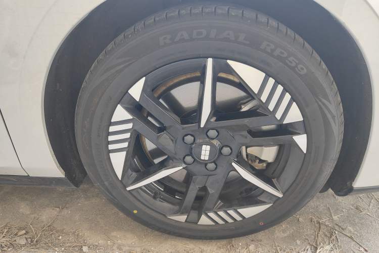 Used Geely Galaxy E8 2024 550 km Range Rear-Drive Dragon Edition
