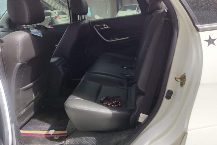 Used JMC Yusheng S350 2013 2.0T Manual 4x4 Gasoline Ultra-Luxury 5-Seater Left Rear Seat