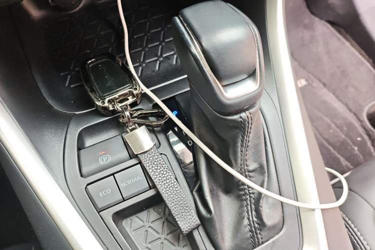 Used Toyota Wildlander 2023 2.0L CVT Two-Wheel Drive Urban Edition Gear Lever