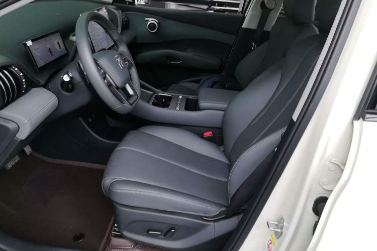 Used BYD Yuan PLUS 2025 Intelligent Driving Version 510 KM Beyond-Grade Edition Left Front Seat