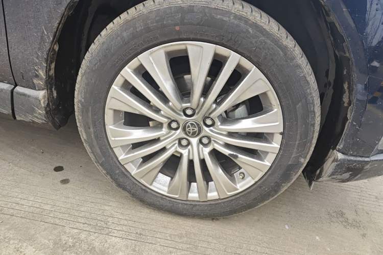 Used Toyota Harrier 2022 2.0L CVT Two-Wheel Drive Deluxe Edition