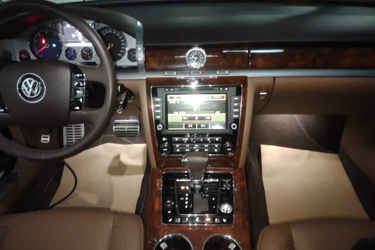 Used Volkswagen Phaeton 2015 3.0L Smart Edition