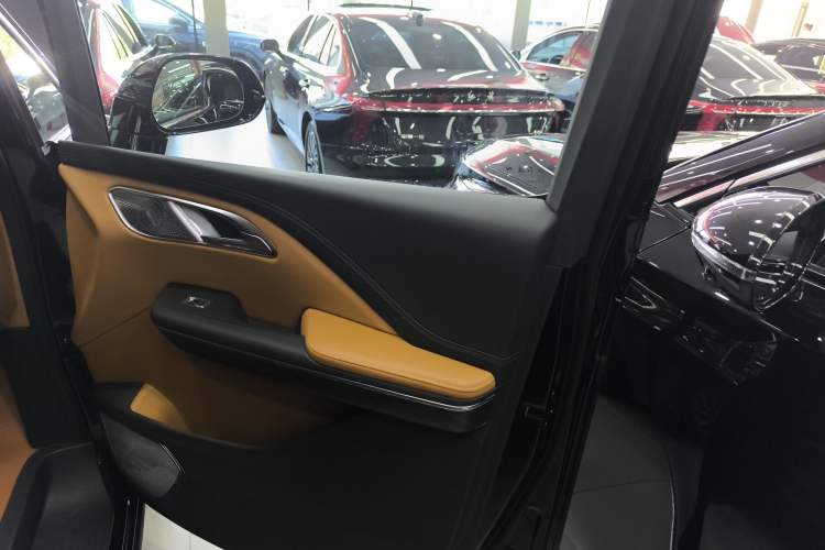 Used Hongqi HQ9 PHEV 2024 2.0T Four-Wheel Drive Business Edition