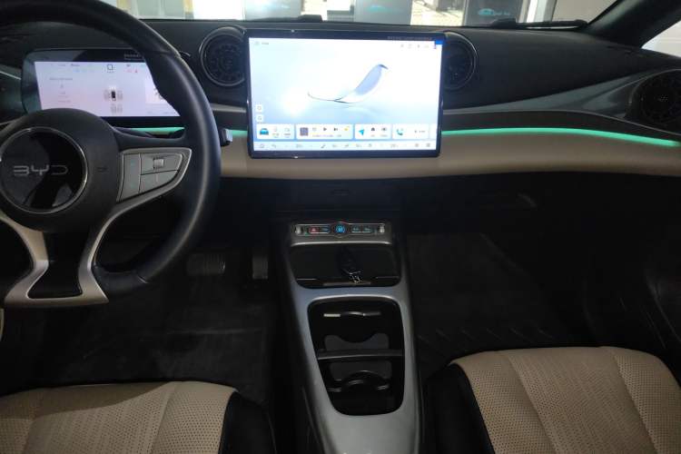 Used BYD Dolphin 2025 Intelligent Driving Version 410 km Fashion Edition