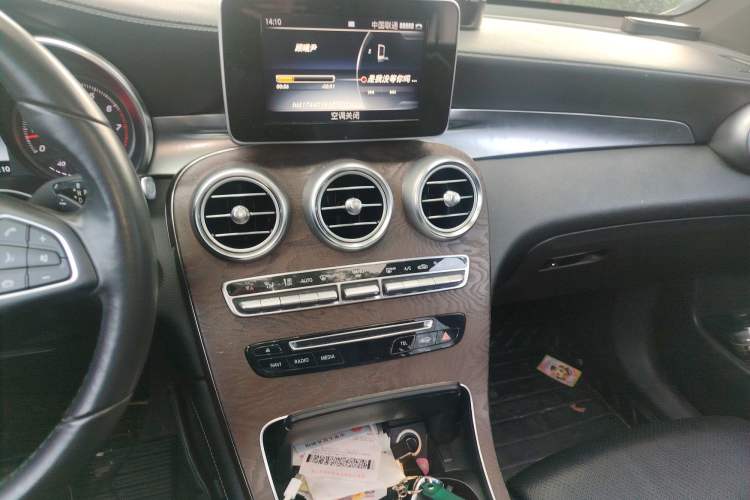 Used Mercedes-Benz GLC 2016 GLC 300 4MATIC Dynamic Model
