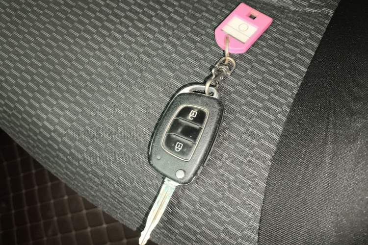 Used Hyundai Verna (older generation) 2017 1.4L Manual Refreshed Version China V Standard