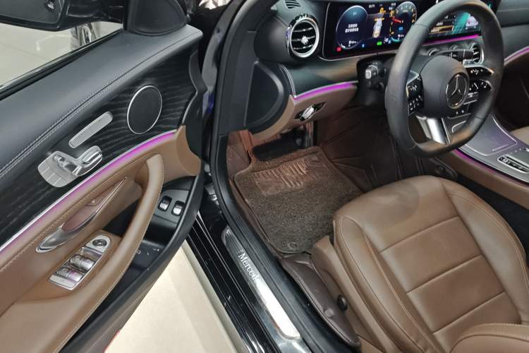 Used Mercedes-Benz E-Class New Energy 2023 E 350 e L Plug-in Hybrid Sports Sedan
