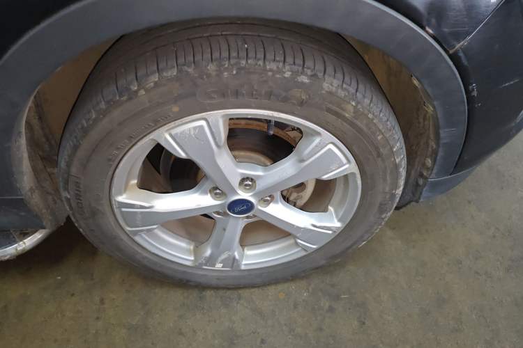 Used Ford Kuga 2017 EcoBoost 180 Two-Wheel-Drive Tiger Leap Model
