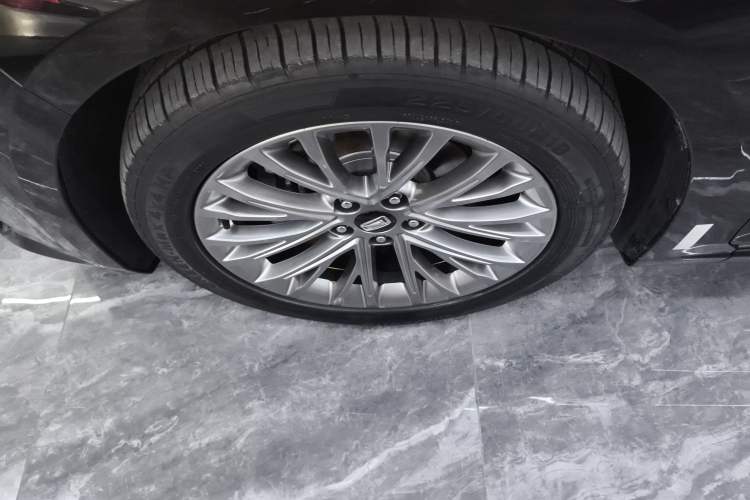 Used Bestune B70 2022 Third Generation 1.5T Automatic Enjoyment Version Left Front Wheel Hub