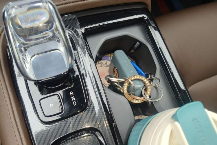 Used Volvo S90 New Energy 2023 T8 Plug-in Hybrid All-Wheel Drive Long-Range Zhiyi Luxury Edition Vehicle Key