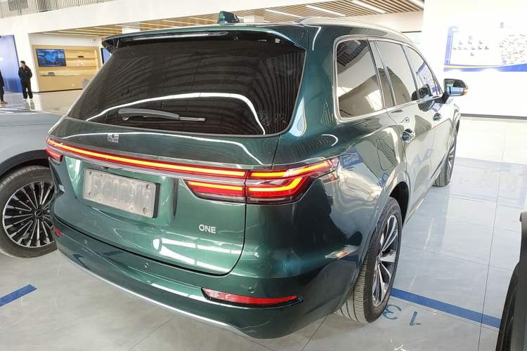 Used Li Auto ONE 2021 Extended-Range 6-Seater Version Rear Right 45 Deg