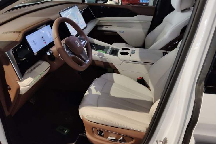 Used BYD Xia 2025 DM-i 1.5T 180km Beyond Edition
