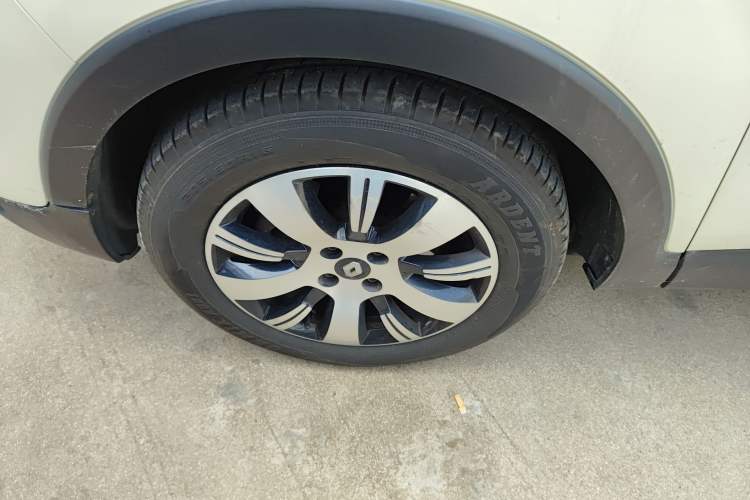 Used Renault Captur 2015 1.2T Automatic Standard Edition
