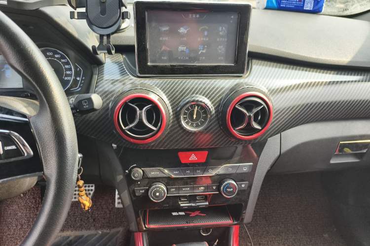 Used BAIC Senova X25 2015 1.5L automatic luxury version
