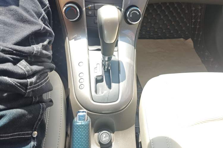 Used Chevrolet Cruze 2015 1.5L Classic SE AT
