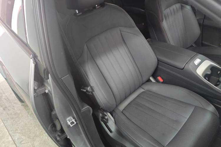 Used ONVO L60 2024 60 kWh Rear-Drive Version