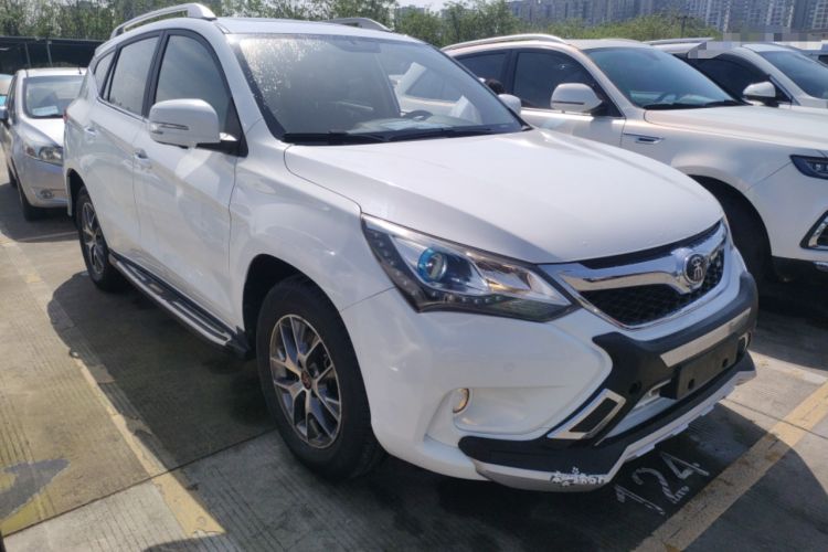 Used BYD Song 2016 Gaishi Edition 1.5TID Automatic Luxury Model Front Right 45 Deg