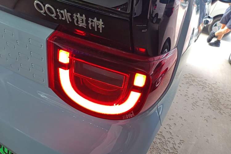 Used Chery QQ Ice Cream 2022 170km Sundae Phosphate Lithium-Ion