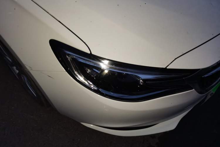 Used Buick GT 2019 15T Dual-Clutch Connected Elite Model China VI Right Front Headlight