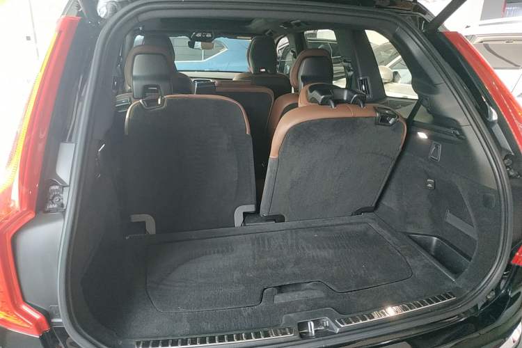 Used Volvo XC90 2023 B6 Zhiyi Luxury Edition 7-Seater Trunk