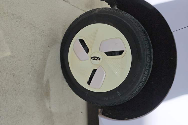 Used Chery QQ Ice Cream 2022 170km Sundae Phosphate Lithium-Ion