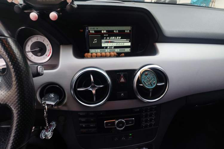 Used Mercedes-Benz GLK-Class 2015 GLK 260 4MATIC Dynamic Edition Ultimate Version Audio And AC Panel