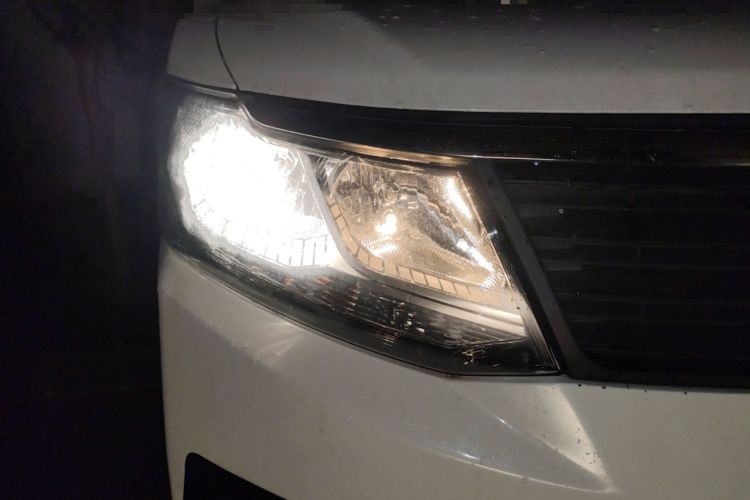 Used BAIC Ruixiang Boteng V2 EV 2022 Enclosed Van Standard Type Henan Lithium Battery Right Front Headlight