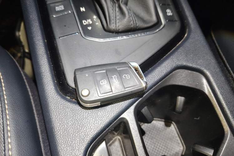 Used Volkswagen Tharu 2023 300TSI Two-Wheel-Drive Moonlight Edition
