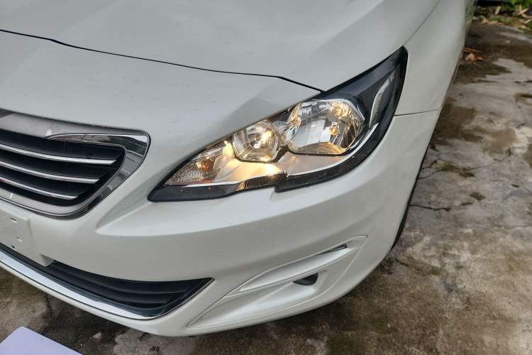 Used Peugeot 408 2014 1.8L Manual Leading Edition
