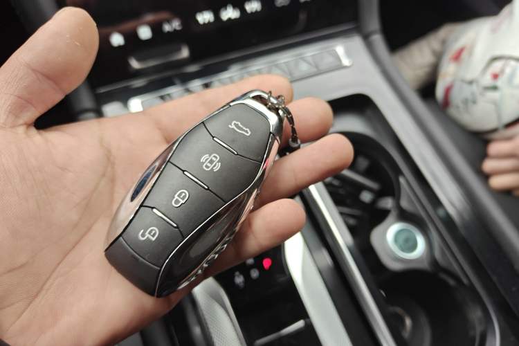 Used Hongqi H6 2025 2.0T Zhiyuan Edition