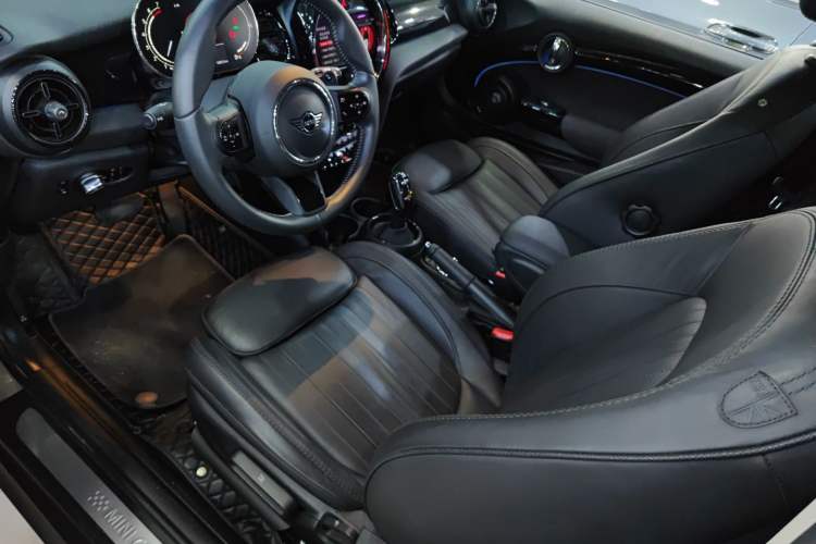 Used MINI 2023 2.0T COOPER S Artist