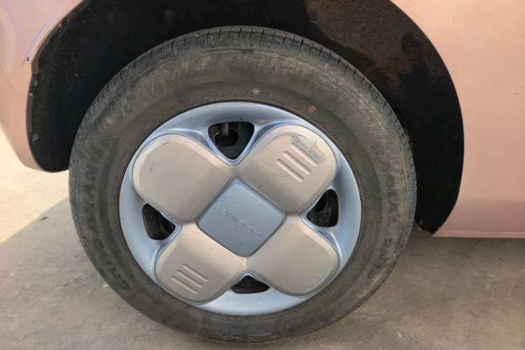 Used Geely Galaxy Panda 2023 Panda Mini 200km Endurance Bear Right Rear Wheel Hub