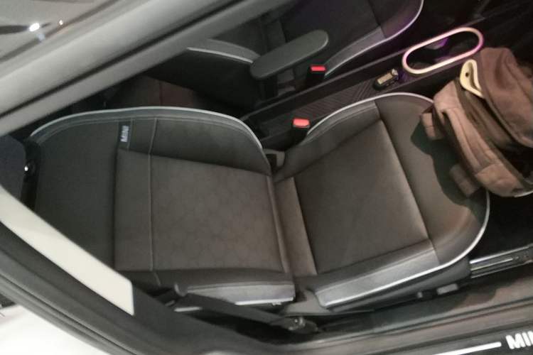 Used MINI Electric COOPER 2024 452km COOPER SE Artist