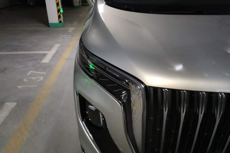 Used Hongqi HQ9 2023 2.0T Smart Connect Flagship Edition Right Front Headlight