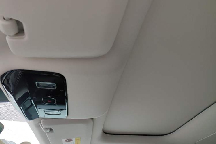 Used Li Auto Li Auto i8 2025 Model Standard Version
