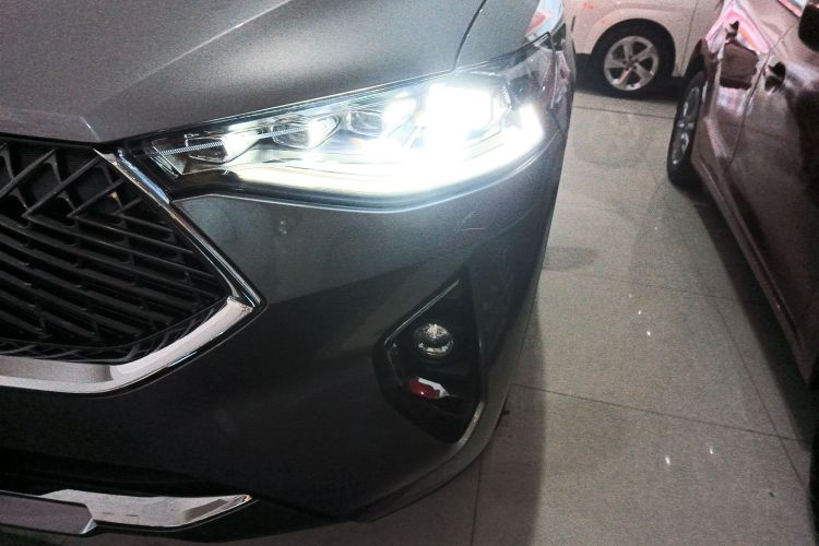 Used Haval F7x 2021 2.0T Two-Wheel Drive Smart & Trendy Edition Left Front Headlight