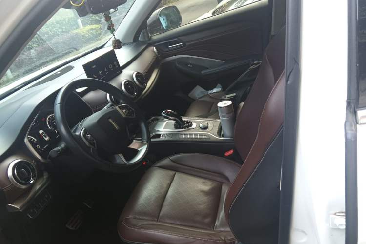 Used Wey VV6 2018 2.0T Two-Wheel Drive Flagship Version China V Standard
