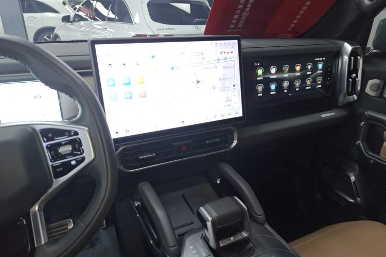 Used JETOUR Traveler 2023 2.0T All-Wheel Drive CrossPRO+
