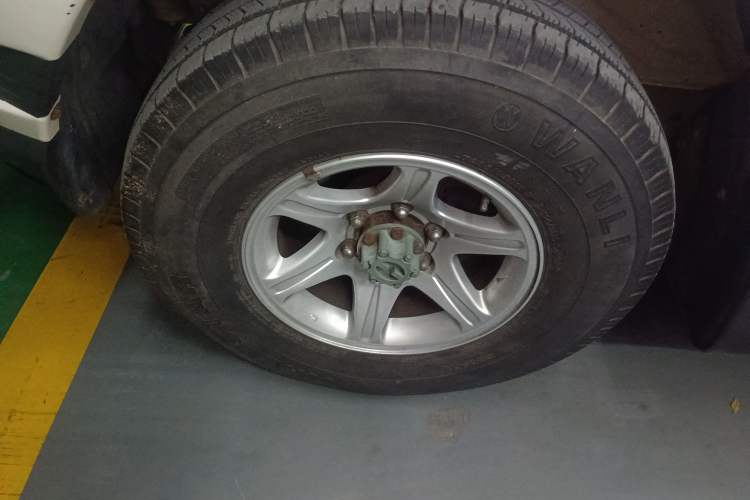 Used Leopaard Q6 2015 2.4L Manual Two-Wheel-Drive Elite Model