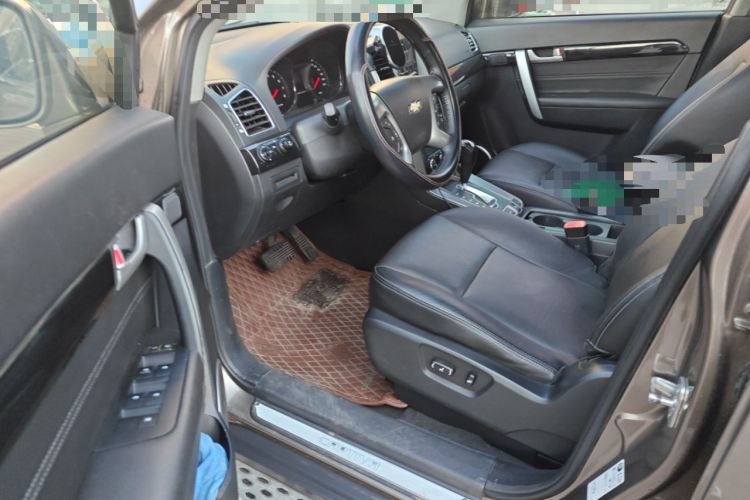 Used Chevrolet Captiva 2015 2.4L 4x4 Flagship Edition 7-Seater