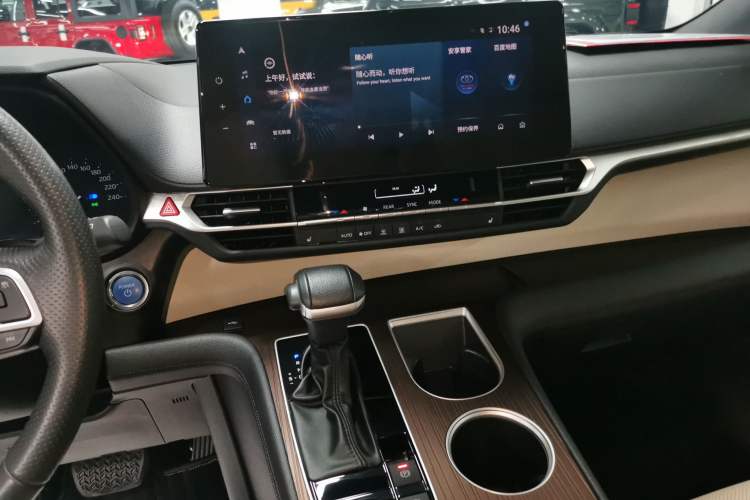 Used Toyota Granvia 2023 2.5L Hybrid Prestige PLUS Edition