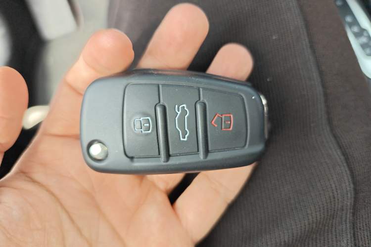 Used Audi Q2L 2022 35 TFSI Progressive Dynamic Edition Vehicle Key