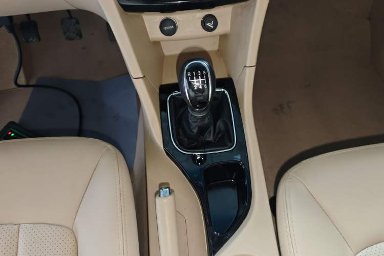 Used Baojun 730 2016 1.5T Manual Comfort Version 7 Seats